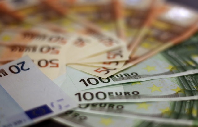 Magyarország vezető valutaváltó cégébe fektet a GB & Partners